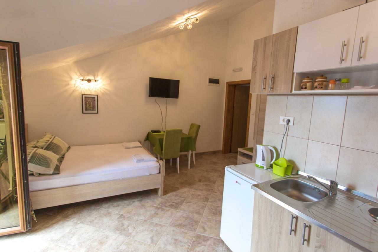 St Duke Apartment โกตอร์ ภายนอก รูปภาพ
